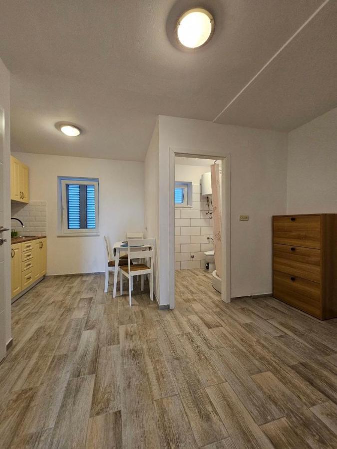 Apartman Lila Cunski Экстерьер фото